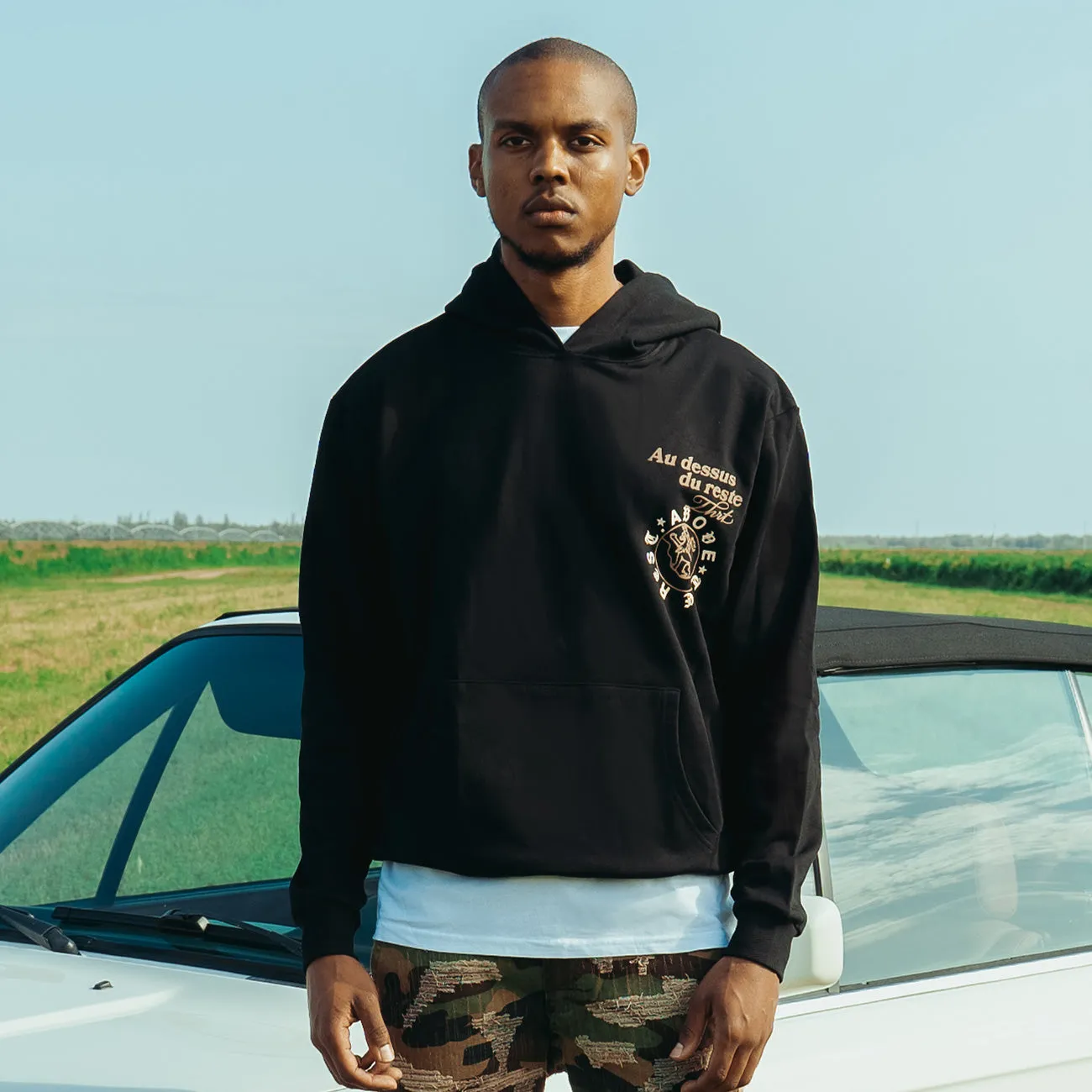 AU DESSUS DU RESTE HOODIE - BLACK