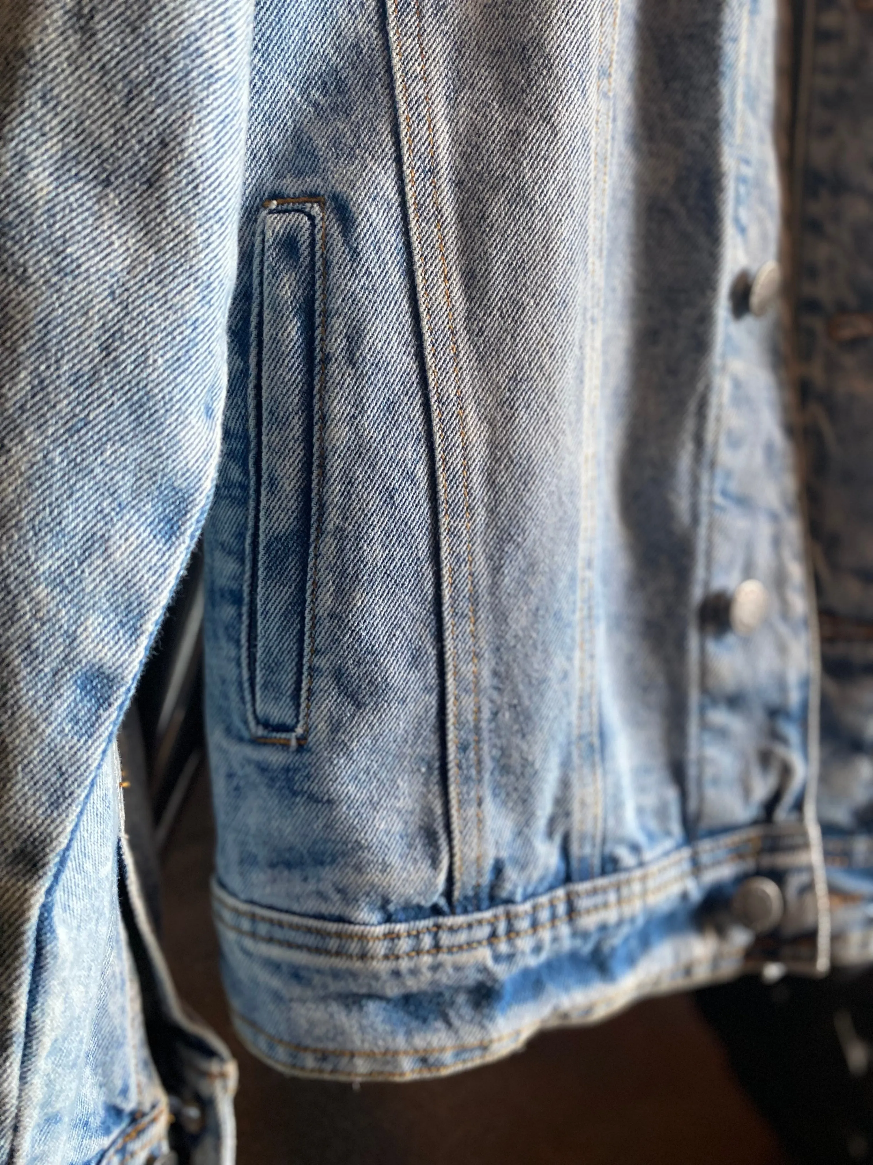 'Melrose Suzuki' Light Washed Denim Jacket